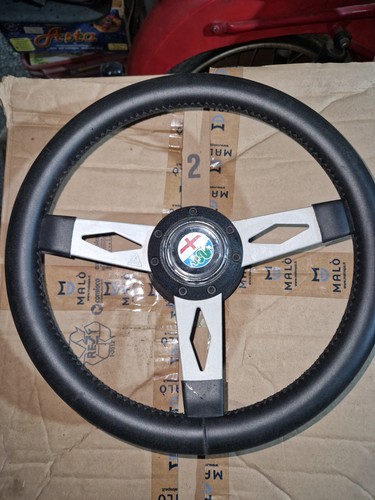 Volante sportivo per alfa